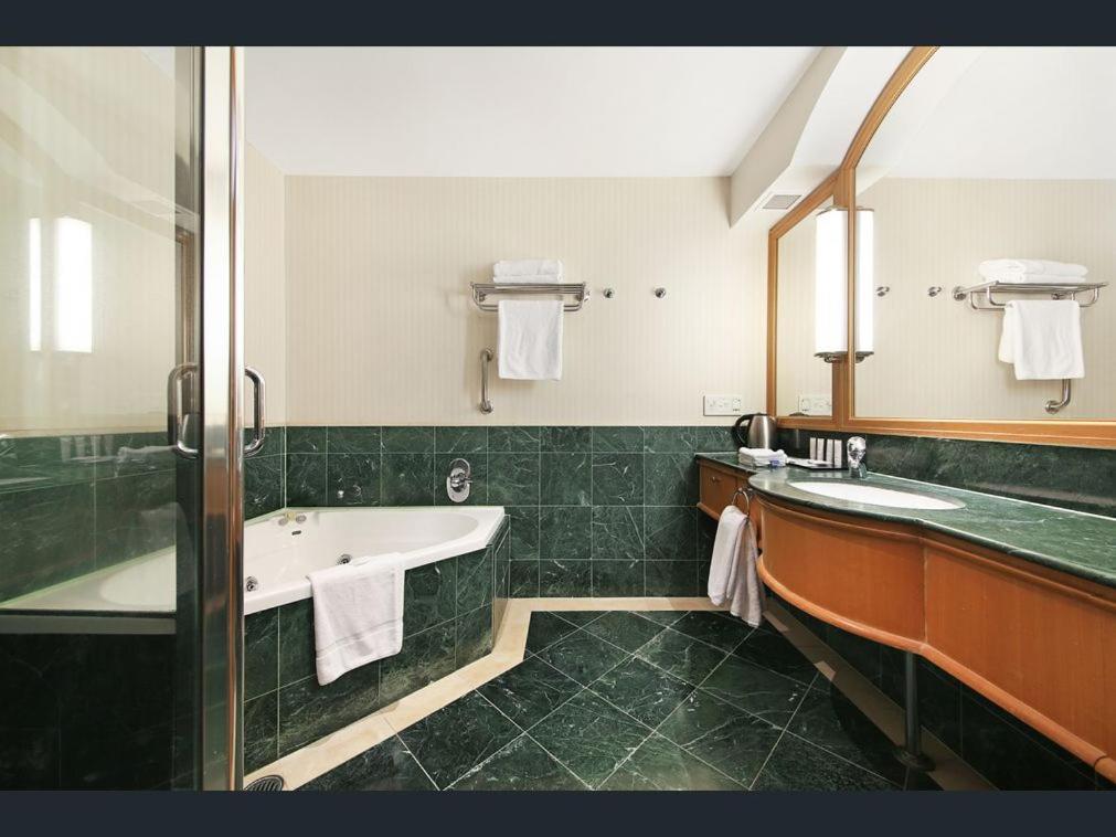Deluxe Private Apartment And Studio - Ocean Views Gold Coast Esterno foto