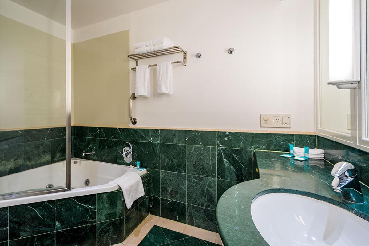 Deluxe Private Apartment And Studio - Ocean Views Gold Coast Esterno foto