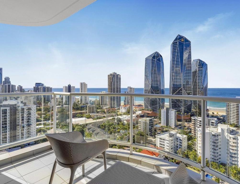 Deluxe Private Apartment And Studio - Ocean Views Gold Coast Esterno foto