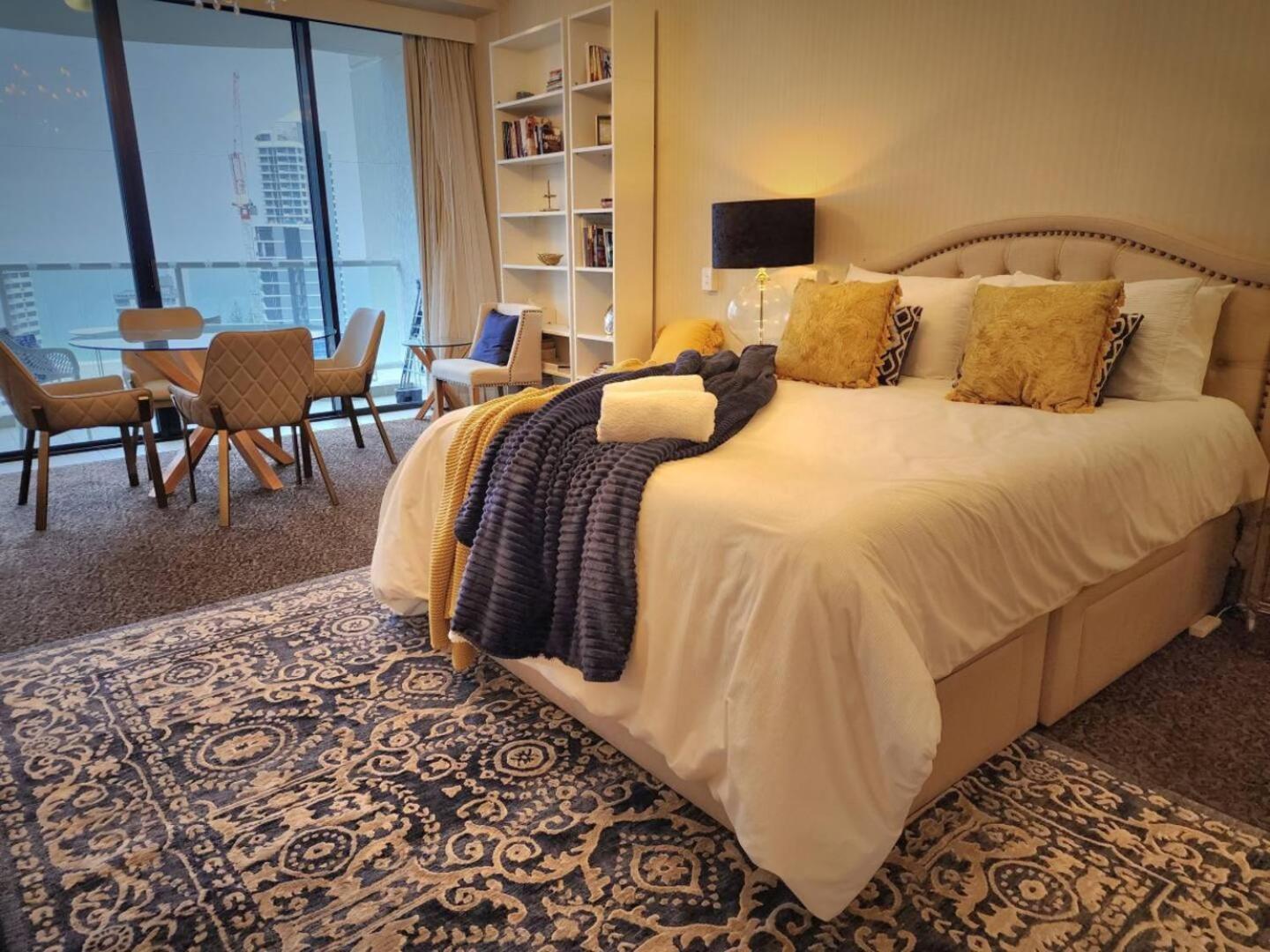 Deluxe Private Apartment And Studio - Ocean Views Gold Coast Esterno foto