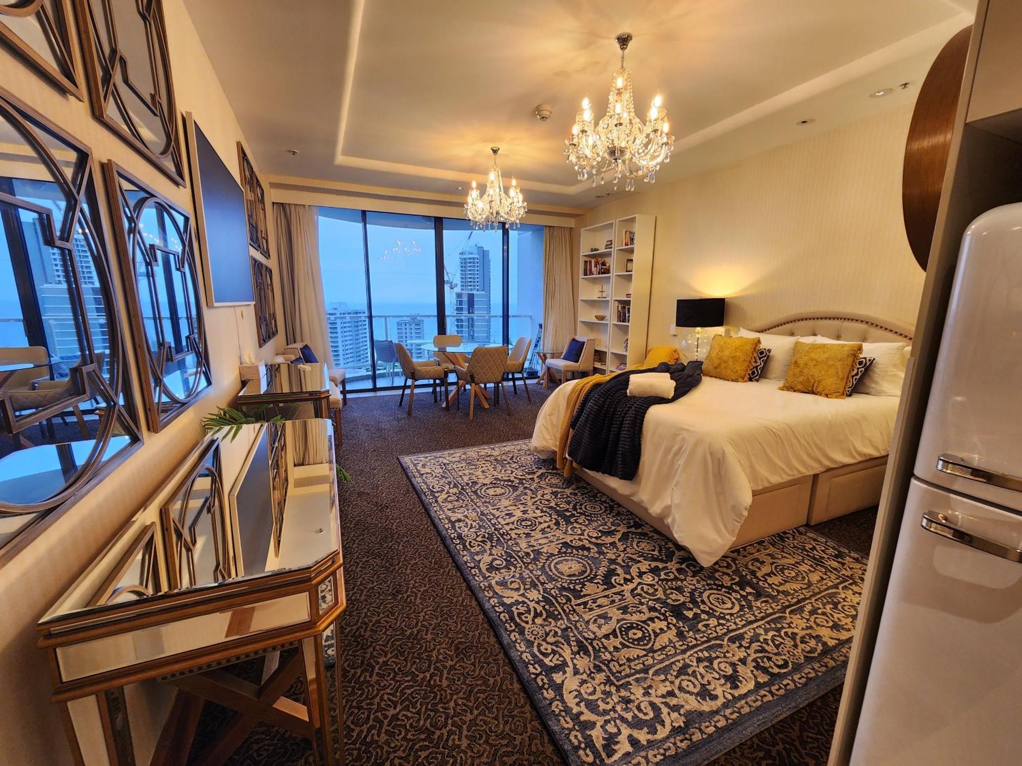 Deluxe Private Apartment And Studio - Ocean Views Gold Coast Esterno foto